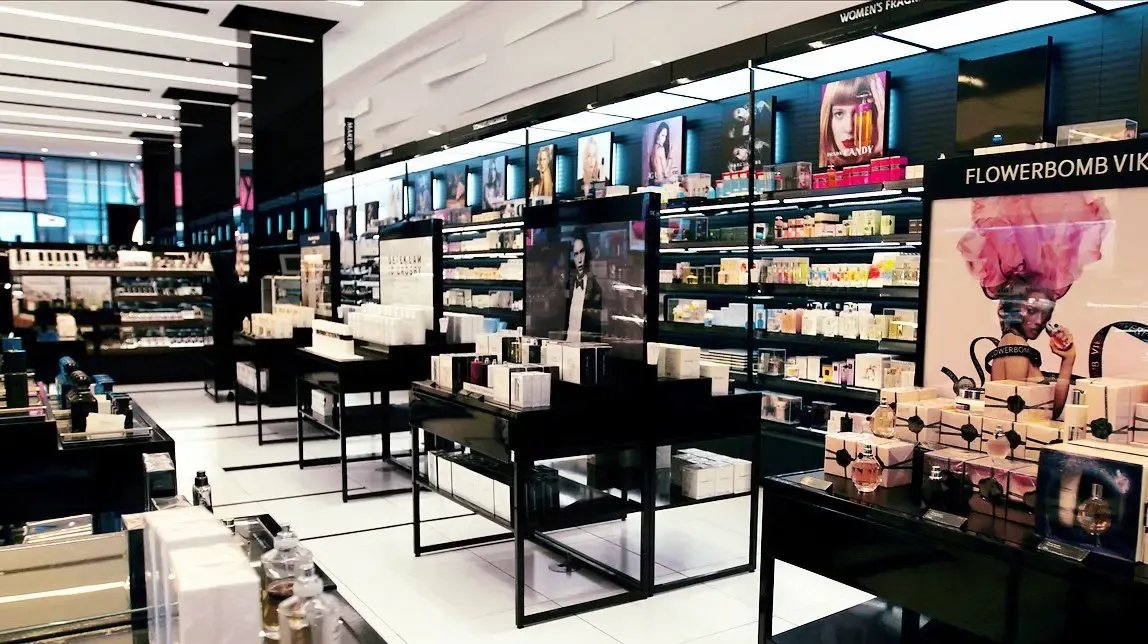 化妆品店装修效果图大全 从风格到布局，打造吸金门店的视觉指南